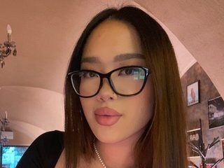 Leia Nelson live cam model at Flirt4Free