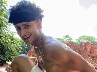 Orlando Gollardo live cam model at Flirt4Free