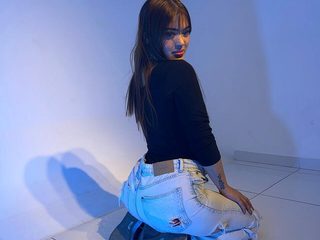 Salome Gonzalez live cam model at Flirt4Free