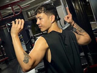 Watch Leinad Liive live on cam on Flirt4Free