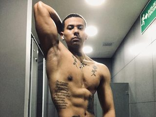 Watch Thomas Ardy live on cam on Flirt4Free