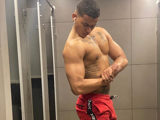 Thomas Ardy live cam model at Flirt4Free