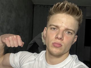 Victor Wanker live cam model at Flirt4Free