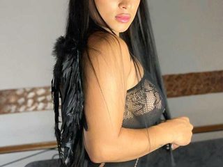 Angelina Reed live cam model at Flirt4Free