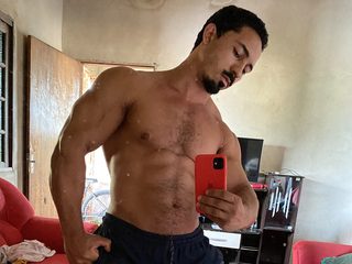 1 On 1 Sex Cams - James Castell English Alt Text Streamray-Cams