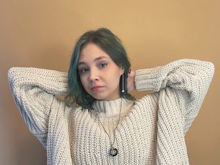 Afra Beamesf live cam model at Flirt4Free