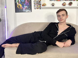 Din Hops live cam model at Flirt4Free