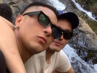 Camo & Thom live cam model at Flirt4Free