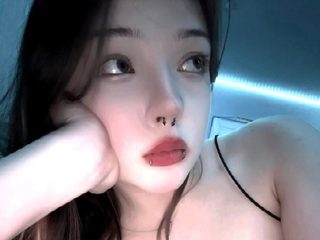 Erline Decoursey live cam model at Flirt4Free