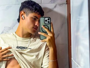 Jacob Santoriny live cam model at Flirt4Free