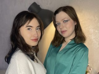 1 On 1 Sex Cams - Alberta Bunton & Lilian Cilley English Alt Text Streamray-Cams