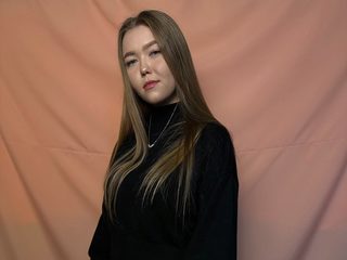 1 On 1 Sex Cams - May Cutsforth Norway Alt Text Streamray-Cams