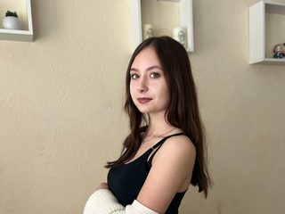 1 On 1 Sex Cams - Lucetta Heath English Alt Text Streamray-Cams