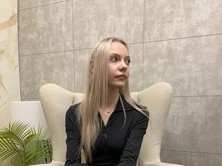 Watch Darelene Burt live on cam on Flirt4Free