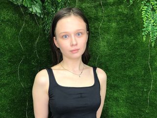 Edyth Estabrooksv live cam model at Flirt4Free