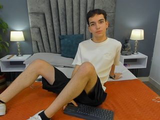 1 On 1 Sex Cams - Broklyn Spencer English Alt Text Streamray-Cams