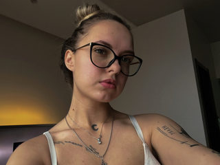 Nakenchat med Khaleesi Moon på Live Cam ⋆ FLIRT SHOW ⋆ Webkamerasex med amatører