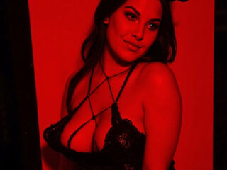 Watch Ann Diazz live on cam on Flirt4Free