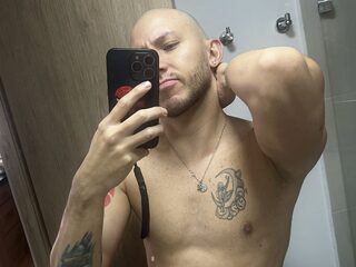 Live Chat with Sammuel Rogers on Flirt4Free