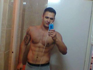 Ramon Zeus live cam model at Flirt4Free