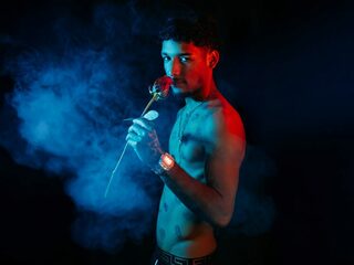 Watch Thiago Ferreti live on cam on Flirt4Free