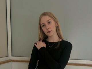 Esma Hatt Live Chat on Flirt4Free