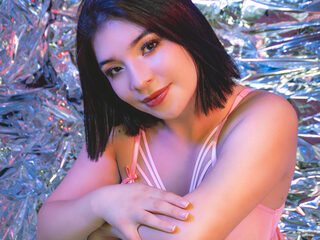 Camiila Saenz webcam model