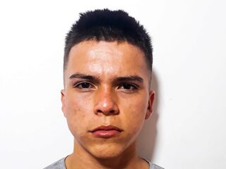 Samuel Daviid live cam model at Flirt4Free