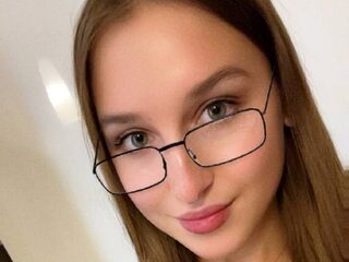 Watch Rema Haner live on cam on Flirt4Free