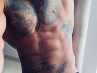 Watch Enzo Grimaldi live on cam on Flirt4Free