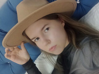 Alida Brace webcam model