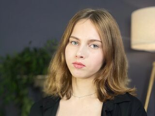 Lorie Bellinder webcam model