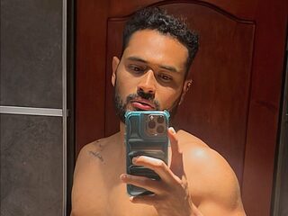 Ares Meneses profile