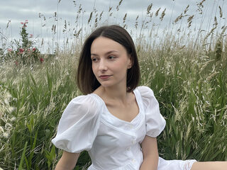 Watch Emilie Helmuth live on cam on Flirt4Free