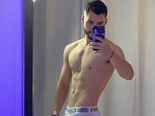 Cameron Pierce profile