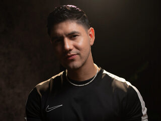 Watch Tiago Mcpal live on cam on Flirt4Free