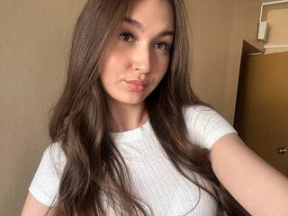 Watch Carmelia Collea live on cam on Flirt4Free