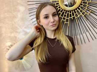 Watch Janice Corona live on cam on Flirt4Free