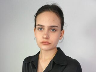 Watch Claudette Galati live on cam on Flirt4Free