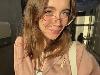 Genevie Dalmoro live cam model at Flirt4Free