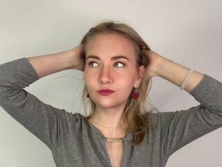 Watch Bettyann Vreeman live on cam on Flirt4Free