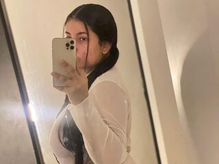 Zara Clark webcam model