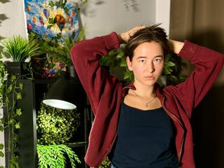 Watch Annice Aleshire live on cam on Flirt4Free