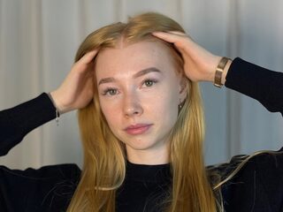 Watch Valarie Sterpka live on cam on Flirt4Free