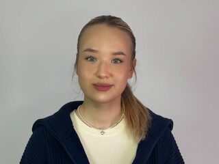 Louvenia Kozola webcam