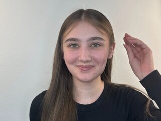 Watch Betsey Jupin live on cam on Flirt4Free