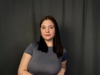 Watch Nila Elsa live on cam on Flirt4Free