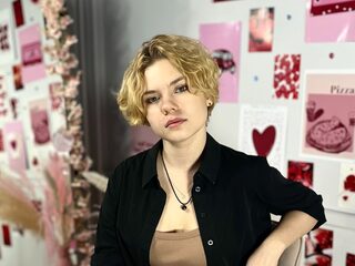 Lucia Corrado webcam