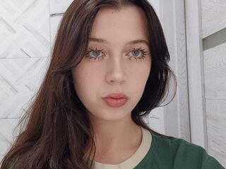 Caitlin Baken live cam model at Flirt4Free