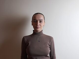 Rolande Urbino live cam model at Flirt4Free